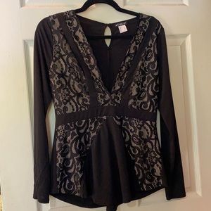 Venus lace sleeve romantic top